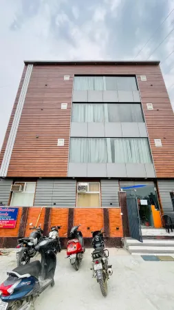 ICY White Varn Residency Отели рядом с достопримечательностью «ЮНИВЕРСИТИ ШАРДА»