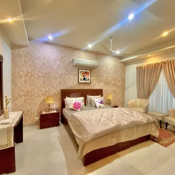 2Bedroom BahriaTown-Manzar Holiday Homes Hotels near Giga Mall