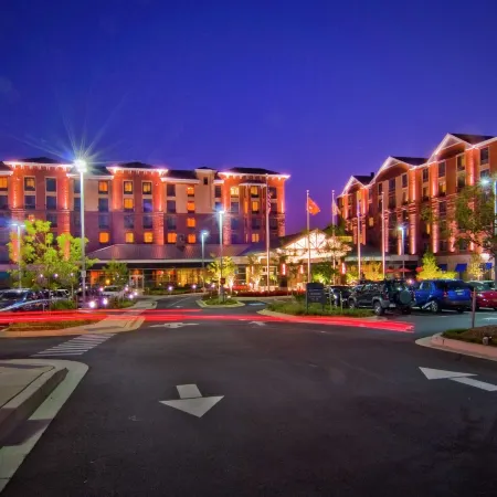 Hilton Garden Inn Rockville-Gaithersburg Отели рядом с достопримечательностью «Роквилл Таун сквер»