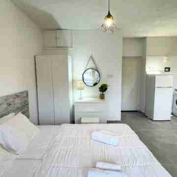 Seaside Larnaca Makenzie- 50m to Beach Rooms