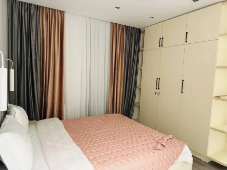 Stunning Penthouse With Sea, Mountain & City Views Central Kobuleti This Elegant Отели рядом с достопримечательностью «ქობულეთის ბულვარი»