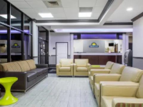 Days Inn & Suites by Wyndham Orlando Airport Hotels in Orange County