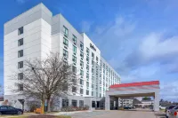 Radisson Hotel Detroit Metro Airport - Pools
