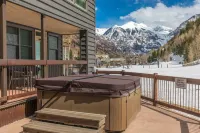 Hot Tub and Stunning Views - Spectacular Mountain Retreat Hotels in Mountain Village