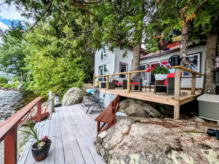 Secluded Waterfront Retreat with Kayaks, Fire Pit, Fishing