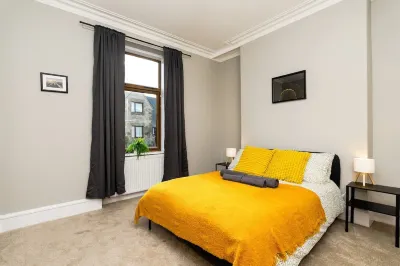 2 Bedroom Flat - Free Parking Hotels in 
