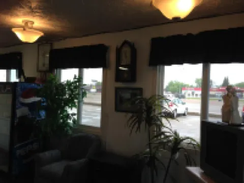 Plains Motor Inn Hoteles en Stettler