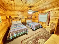 Gone With The Wind #47 New cabin to VRBO walking distance from courthouse square