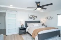 Iconic Lakeviews, 7bd/6bth w/pool, spa, firepit, near marina
