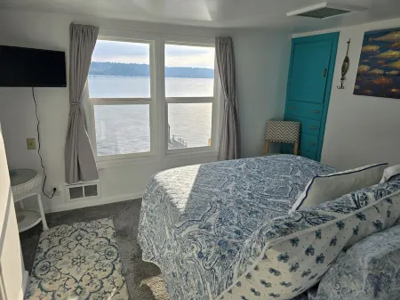 Point Herron Cottage in Manette Отели рядом с достопримечательностью «Бремертон Бордуолк»