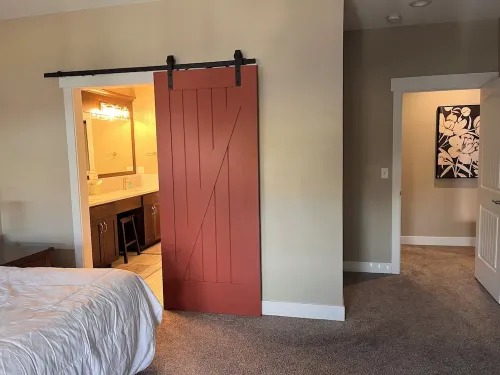 Pristine Townhome Near Sand Dunes with Ample Street Parking