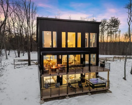 Adamina Canyon Hotels in Hocking County