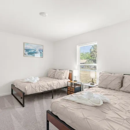 Charming 4-bedroom house with WiFi and AC in pleasant Spring Hill