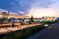 Wharf&CO. Hotels in Himi