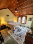 Spacious Mountain Lodge~Secluded Escape, Your Base in the Laurel Highlands!