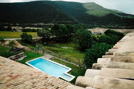 Cases Altes de Posada Отели рядом с достопримечательностью «Cova d'Anes»