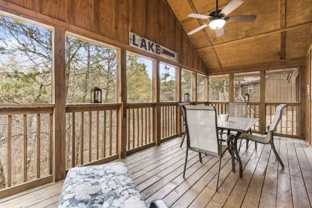 Whispering Creek - in the Heart of Ozarks, Near DT!