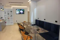 Central Boutique Hostel Отели в г. 