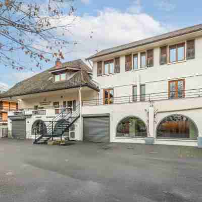 Les Tonnelles Hotel Exterior