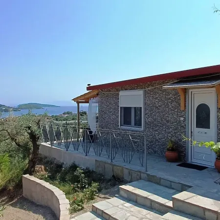 SkyFrame Apartments - Peaceful May Getaway