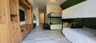 Texas Evergreen Oasis WACO/Silos/Baylor: Pool, Spa, PingPong, Pets on 1/3 acre