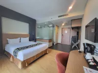Roxy Hotel & Apartments