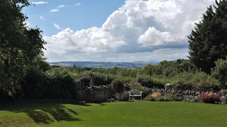 The  Granary, Little Howle Farm. Luxury Holiday Cottages near Ross on Wye