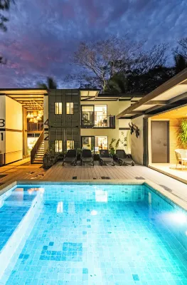 Z102 Studios, 4 Industrial Beach Condos w Pool! -  Ferienwohnungen