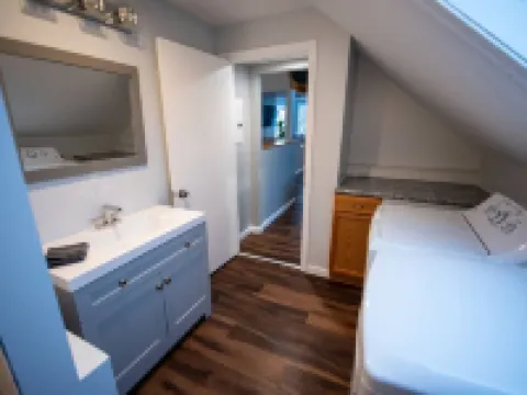 Cozy Loft steps from VT Downtown 本寧頓酒店