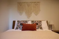 Peaceful Berkeley Hills Studio - Bay View + Private Deck + Prime Location