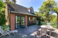 Endeavour Inlet Paradise- Expansive sea views in sunny, private  setting Hotel a 