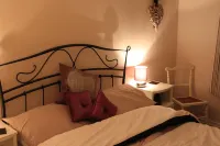 A Delightful 19th Century Beamed Cottage In Trevone Bay, 3 Mins From The Beach