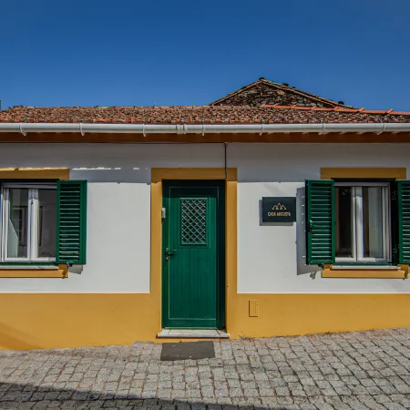 Charming House in Casal Águas de Verão with Mountain Views