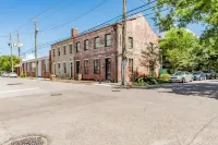Downtown Historic District Apartment Walking Distance to Everything Quiet Street