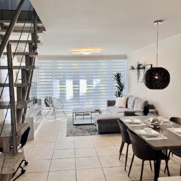 Beach Villa in Dorado del Mar! Walk to the Beach, Restaurants, Pool, Casino Отели в г. Дорадо