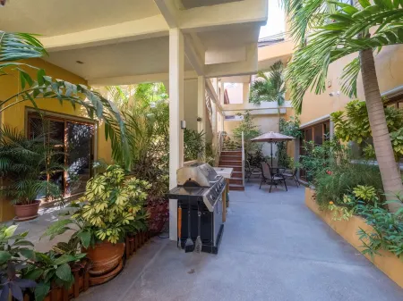 POOL SIDE STUDIO SUITE ONE AT CASA DE SUENOS Отели рядом с достопримечательностью «Puerto Los Cabos»