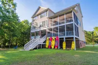 Lake Wateree Waterfront Retreat - 6Br w/ Dock, Kayaks, Firepit and Game Room