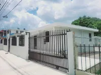 D'lujo Apt2 con A/C, Wi-Fi & Parking Hotels near DR-4339-PR Vega Baja. Branch 2