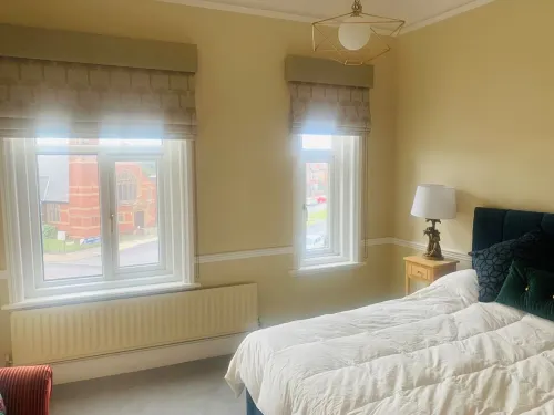 Fabulous 3 Bedroom Apartment Town Centre