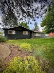 Bend Ski Retreat ~ Hot Tub, Movie Room & Winter Fun Near Mt. Bachelor Hotels near City Thrift