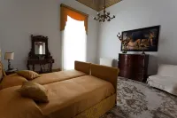 Palazzo Pio Apartment