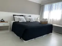 Large Apart with Sea View and Beach Access