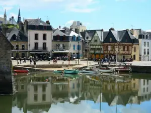Très Bel Appartement Avec Superbe Vue Sur le Port de Saint Goustan