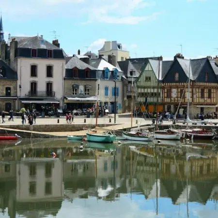 Superbe Appartement sur le Port de Saint Goustan Отели в г. Оре