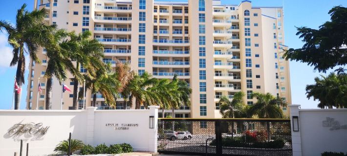 6th- Floor Luxury Condo on the Beach - The CLIFF - Resort with Spa & Restaurant Hotéis em Lowlands