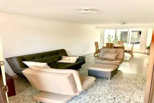 Beautiful Home / No stairs / short walk to public transit