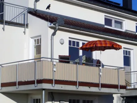 Stylish 3 rows App. up to 4 people + Toddler + wifi, 250 m to the Baltic Sea Отели в г. Бёргеренде-Ретвиш