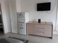 Diamond Beachfront Studio  호텔