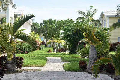 Ocean View , steps from the private beach 2 Bedroom Condo  Up to 6 guests のホテル