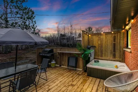 Hot Tub Delight, King Beds & Unforgettable Moments